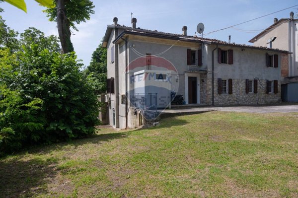 casa indipendente in vendita a Neviano degli Arduini
