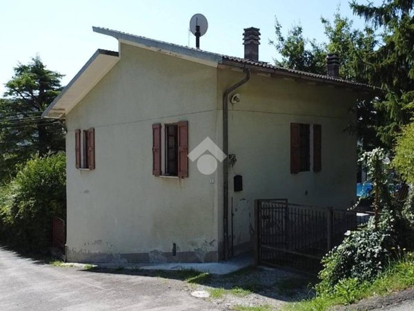 casa indipendente in vendita a Neviano degli Arduini in zona Vignetta