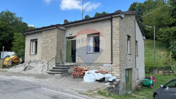 casa indipendente in vendita a Neviano degli Arduini in zona Scurano