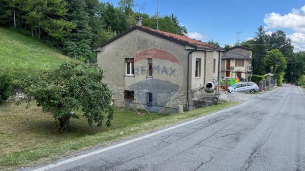 casa indipendente in vendita a Neviano degli Arduini in zona Scurano
