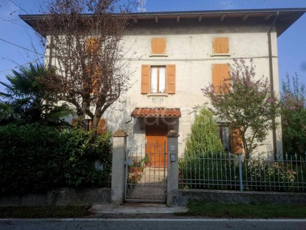 casa indipendente in vendita a Neviano degli Arduini in zona Piazza