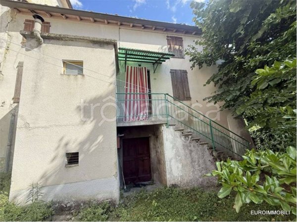 casa indipendente in vendita a Neviano degli Arduini in zona Piazza
