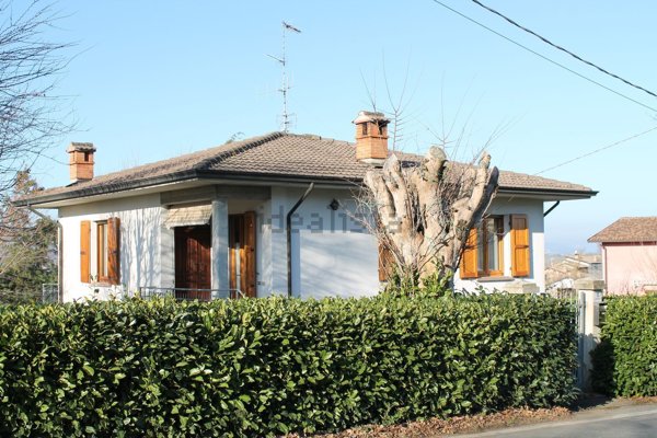 pentavano in vendita a Neviano degli Arduini in zona Bazzano