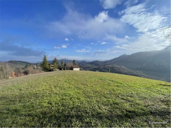 terreno edificabile in vendita a Neviano degli Arduini in zona Magrignano