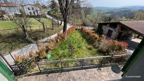 appartamento in vendita a Neviano degli Arduini in zona Urzano