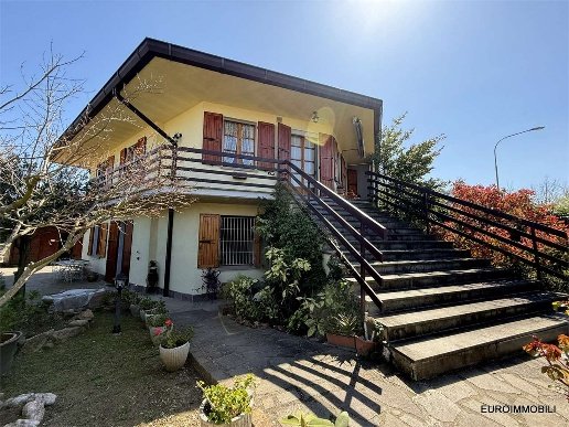 appartamento in vendita a Neviano degli Arduini in zona Bazzano