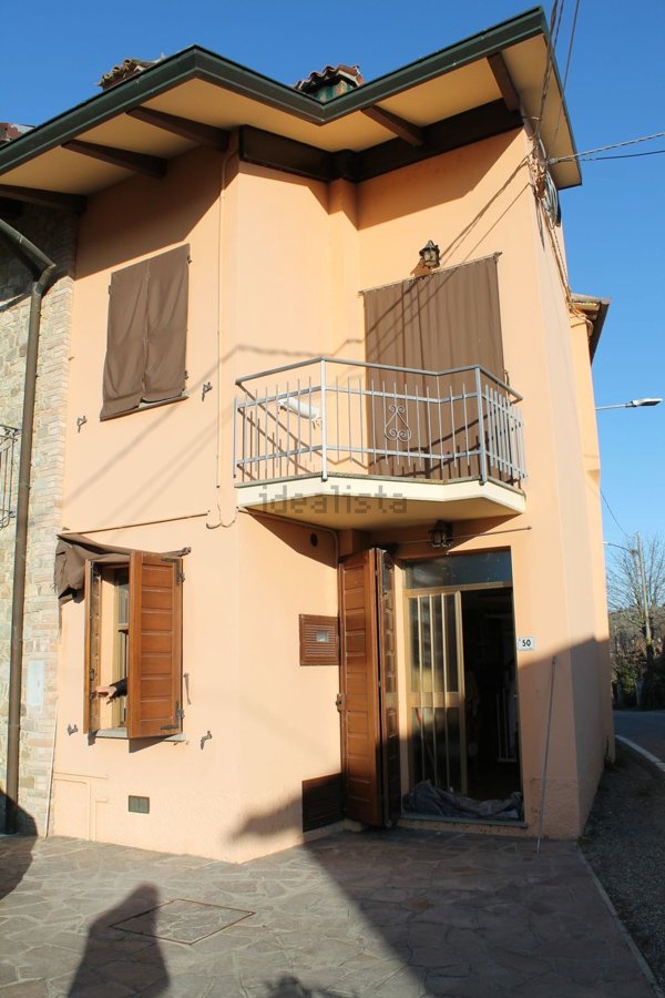 casa indipendente in vendita a Neviano degli Arduini in zona Piazza