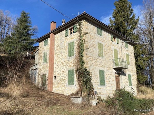 casa indipendente in vendita a Neviano degli Arduini in zona Scurano