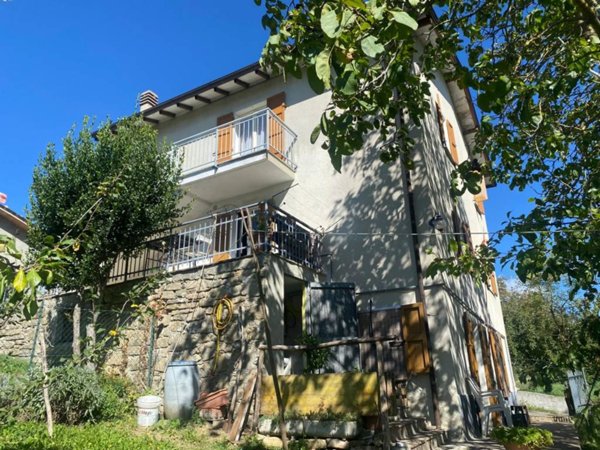 casa indipendente in vendita a Neviano degli Arduini in zona Scurano