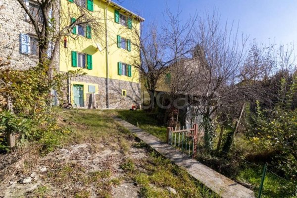 casa indipendente in vendita a Neviano degli Arduini