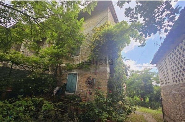 casa indipendente in vendita a Neviano degli Arduini in zona Ceretolo