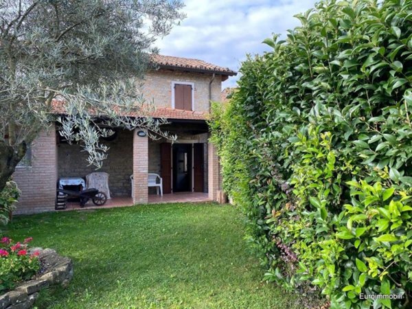 casa indipendente in vendita a Neviano degli Arduini in zona Scurano