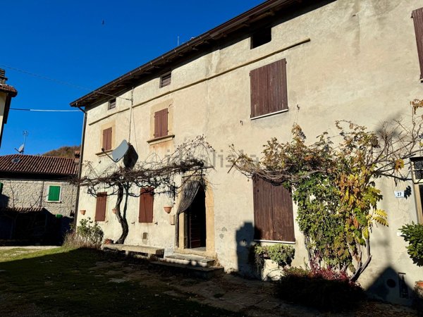 casa semindipendente in vendita a Neviano degli Arduini in zona Scurano
