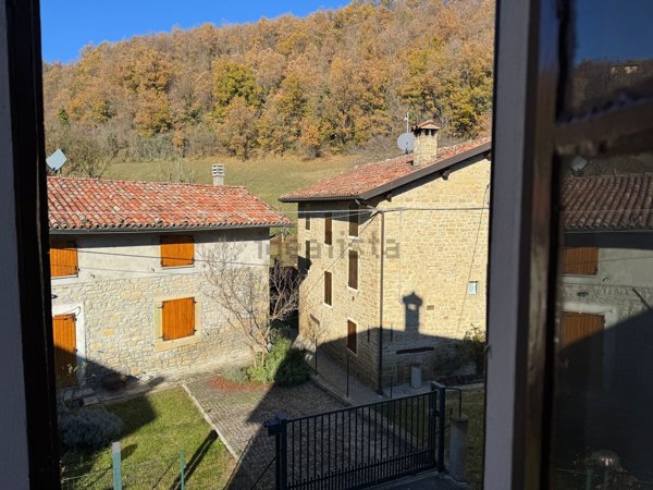 casa semindipendente in vendita a Neviano degli Arduini in zona Scurano