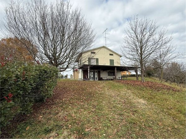 casa indipendente in vendita a Neviano degli Arduini in zona Bazzano