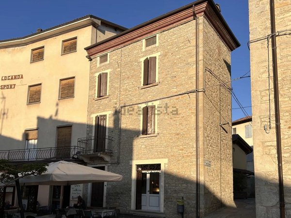 casa indipendente in vendita a Neviano degli Arduini in zona Mercato