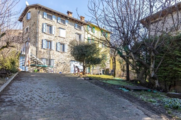 casa indipendente in vendita a Neviano degli Arduini in zona Sasso