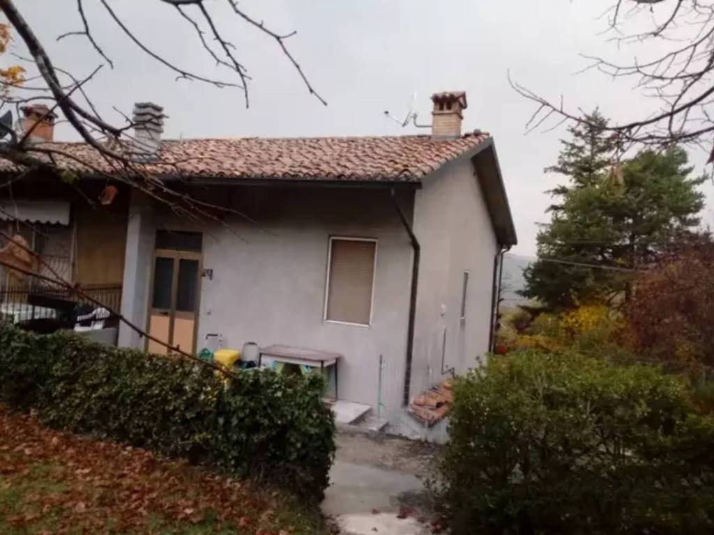 casa indipendente in vendita a Neviano degli Arduini in zona Lupazzano