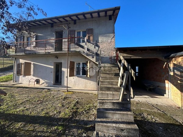 casa indipendente in vendita a Neviano degli Arduini in zona Bazzano