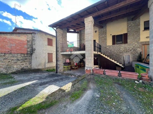 casa indipendente in vendita a Neviano degli Arduini in zona Lupazzano