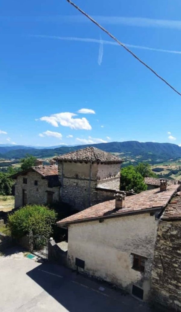 casa indipendente in vendita a Neviano degli Arduini in zona Monte