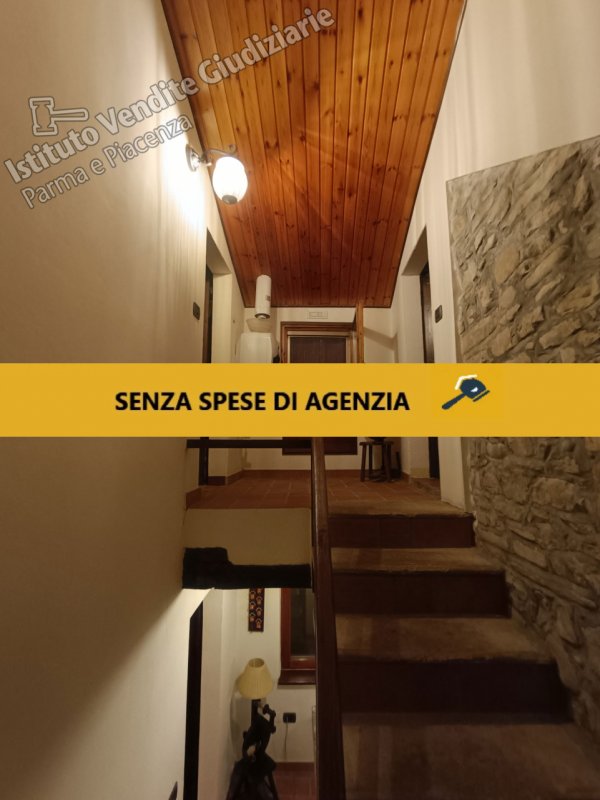 casa indipendente in vendita a Neviano degli Arduini in zona Paderna