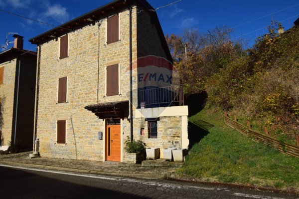 casa indipendente in vendita a Neviano degli Arduini in zona Scurano
