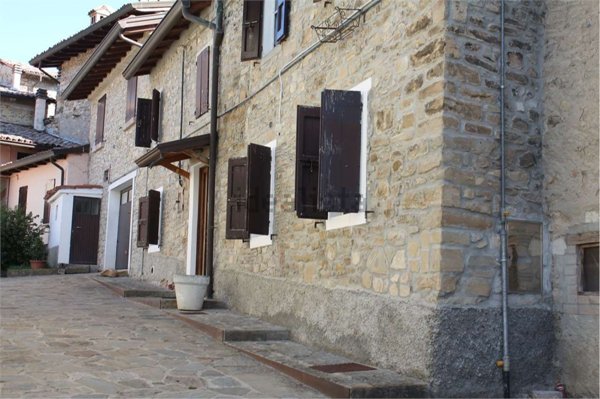 casa semindipendente in vendita a Neviano degli Arduini in zona Cedogno