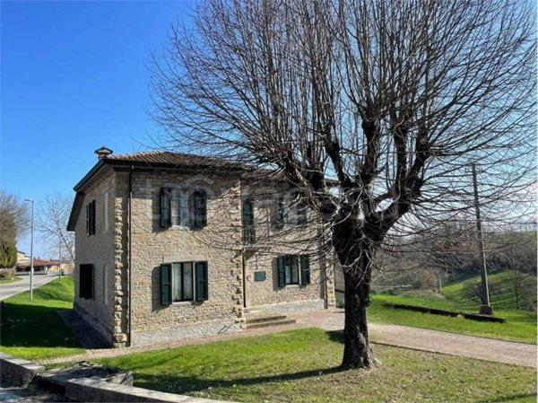 casa indipendente in vendita a Neviano degli Arduini in zona Scurano