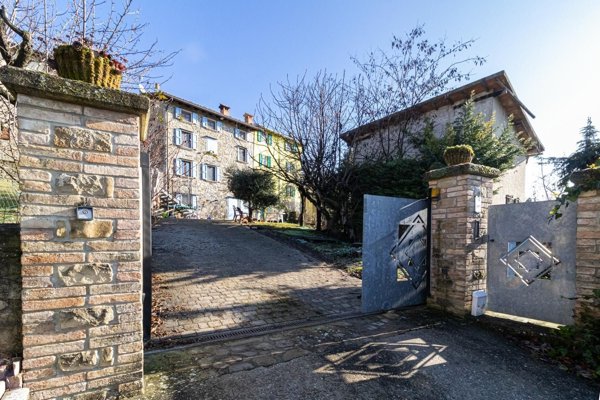 casa indipendente in vendita a Neviano degli Arduini in zona Sasso