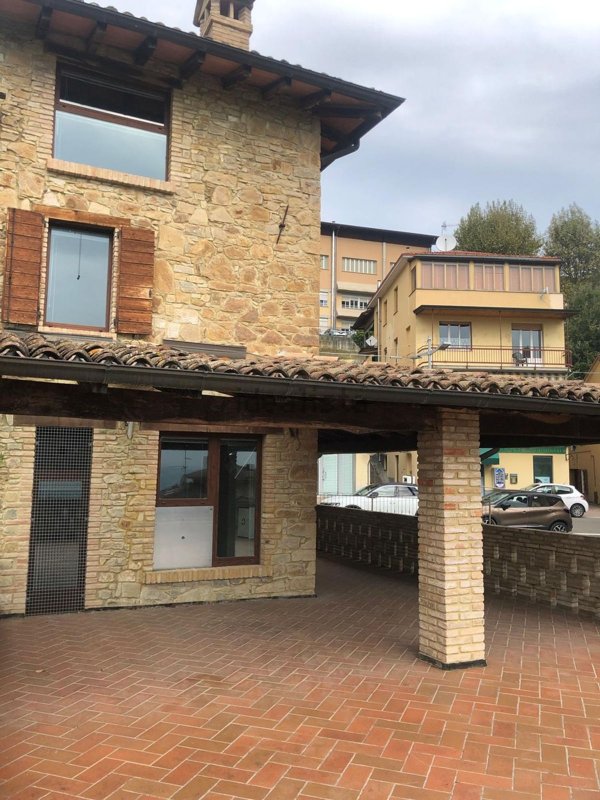 casa indipendente in vendita a Neviano degli Arduini in zona Piazza