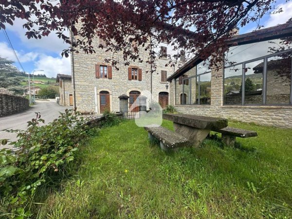 casa indipendente in vendita a Neviano degli Arduini in zona Scurano