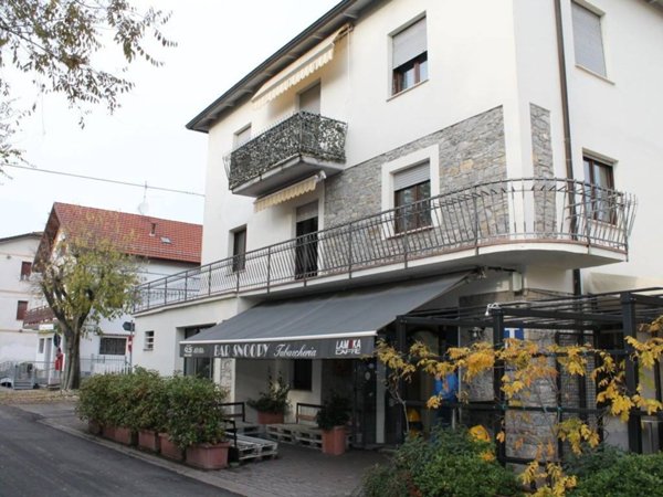 negozio in vendita a Neviano degli Arduini in zona Bazzano
