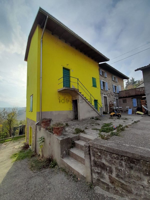 quadrivano in vendita a Neviano degli Arduini in zona Lupazzano