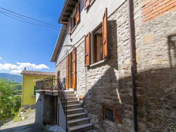 casa indipendente in vendita a Neviano degli Arduini in zona Lupazzano
