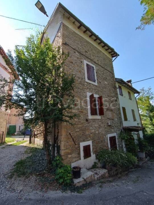 casa indipendente in vendita a Neviano degli Arduini in zona Paderna