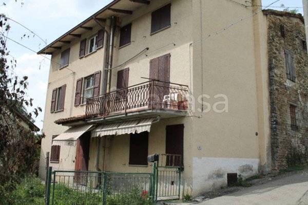 casa indipendente in vendita a Neviano degli Arduini in zona Piazza