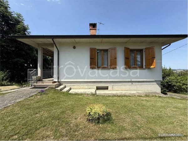 casa indipendente in vendita a Neviano degli Arduini in zona Bazzano