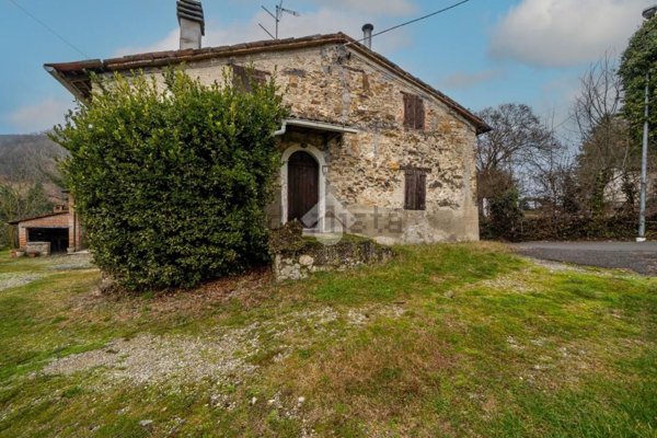 appartamento in vendita a Neviano degli Arduini in zona Cerreto