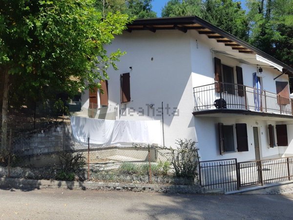 casa indipendente in vendita a Neviano degli Arduini in zona Case Bodini