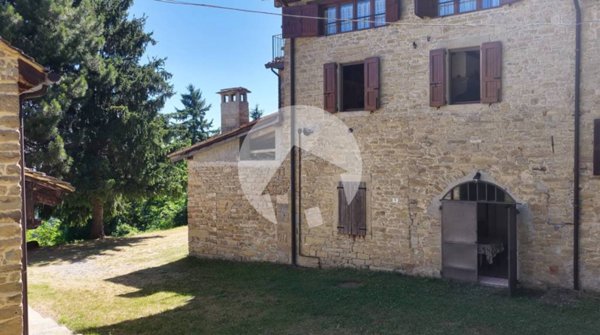 casa indipendente in vendita a Neviano degli Arduini in zona Provazzano
