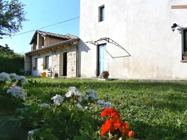 casa indipendente in vendita a Neviano degli Arduini in zona Romazza
