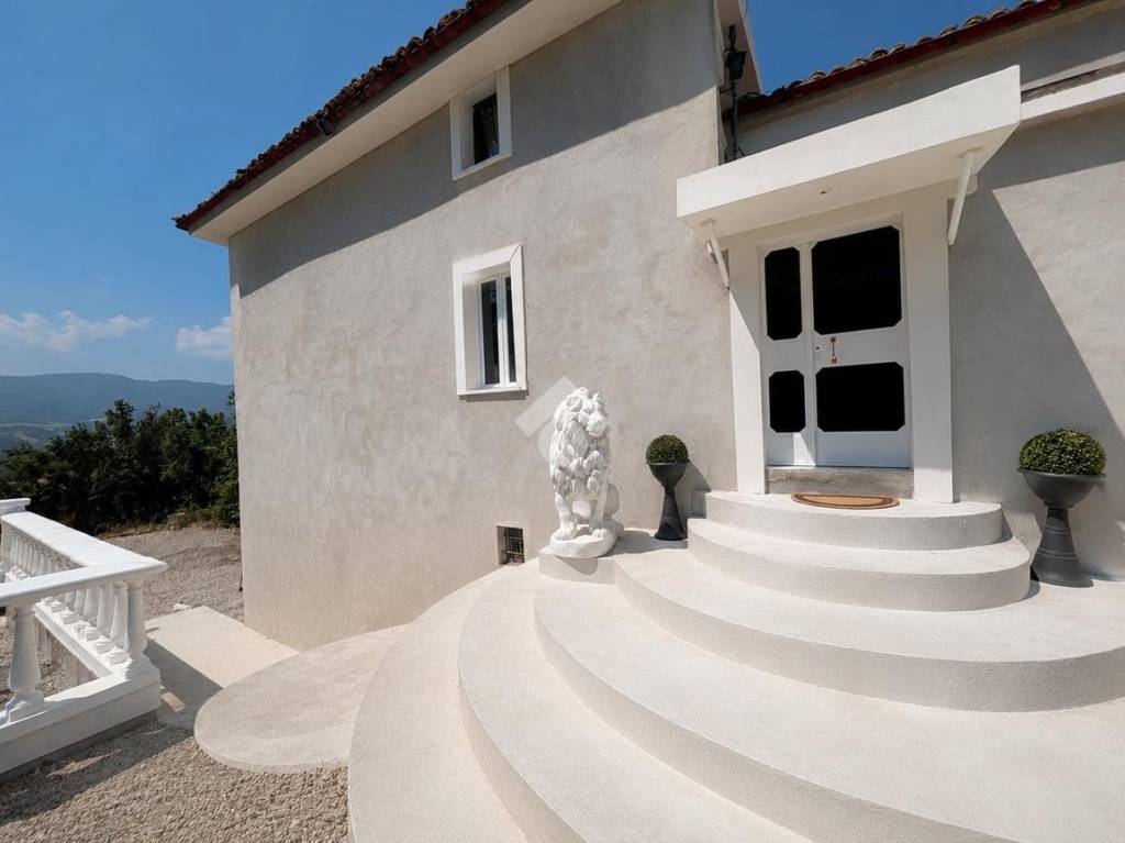 casa indipendente in vendita a Neviano degli Arduini in zona Signano