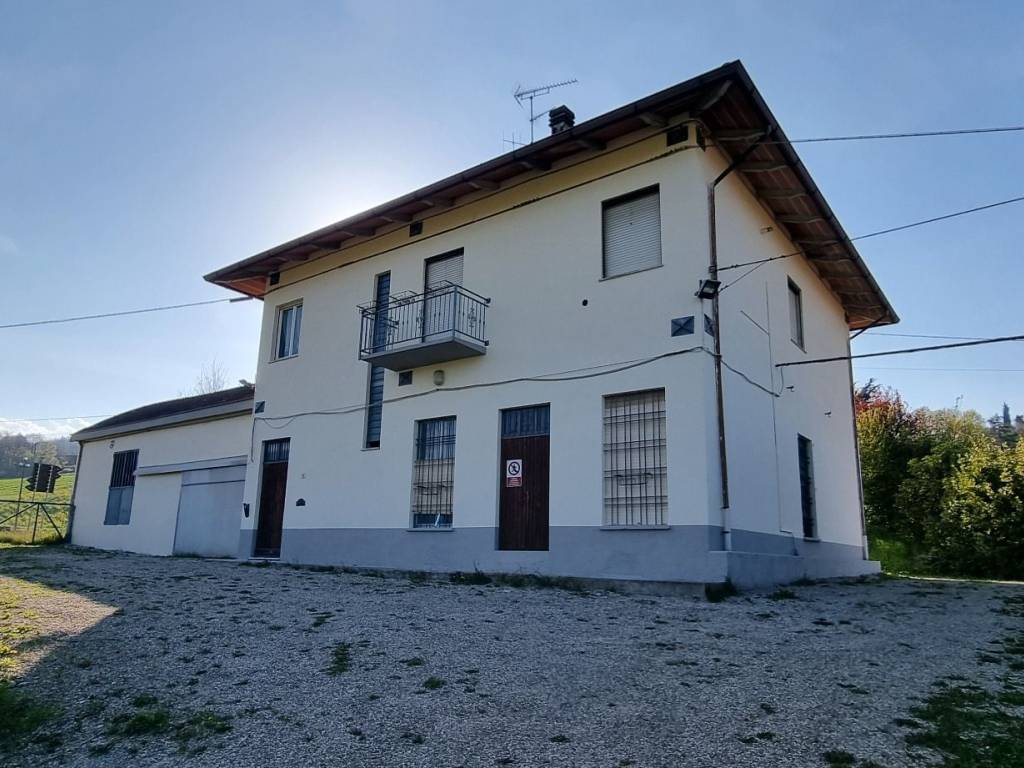 casa indipendente in vendita a Neviano degli Arduini in zona Lupazzano