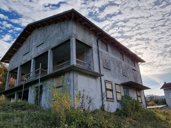 casa indipendente in vendita a Neviano degli Arduini in zona Orzale