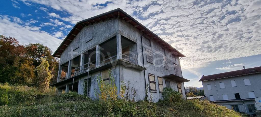 casa indipendente in vendita a Neviano degli Arduini in zona Orzale