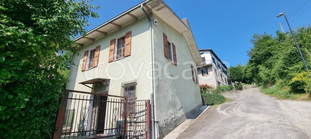 casa indipendente in vendita a Neviano degli Arduini in zona Vignetta