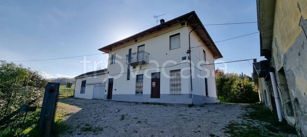 casa indipendente in vendita a Neviano degli Arduini in zona Lupazzano