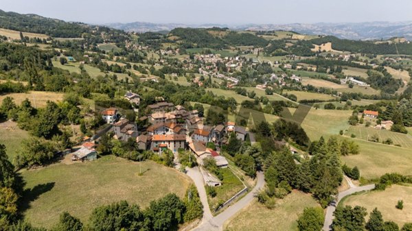 terreno edificabile in vendita a Neviano degli Arduini in zona Scurano