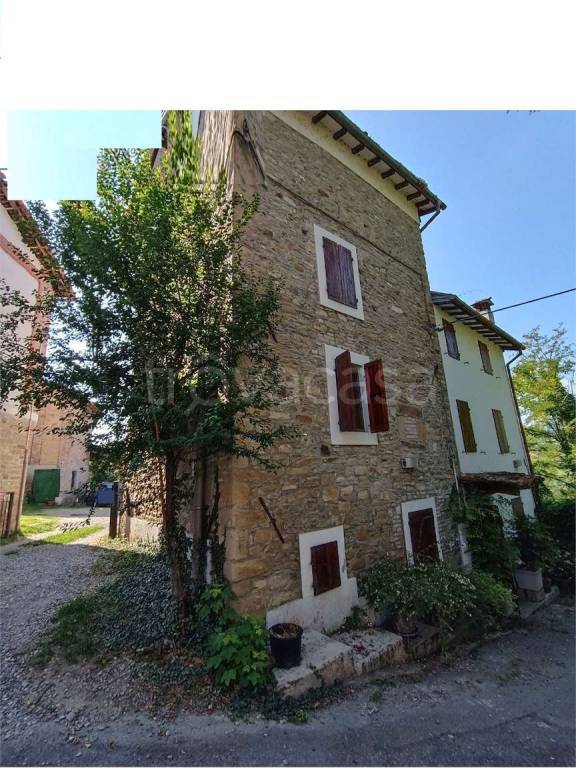 trivano in vendita a Neviano degli Arduini in zona Paderna